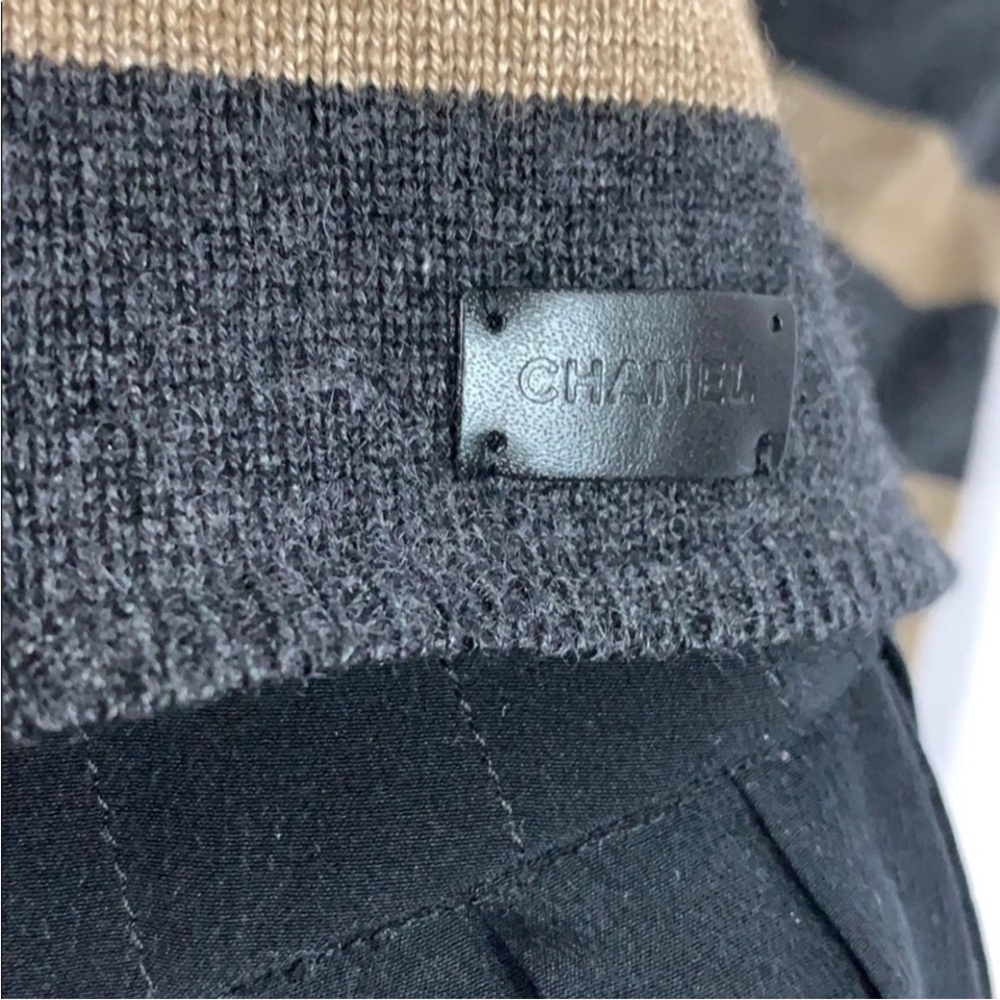 Chanel Women's Sweater - Black and Tan Stripes Sz 40 - Picture 4 of 8